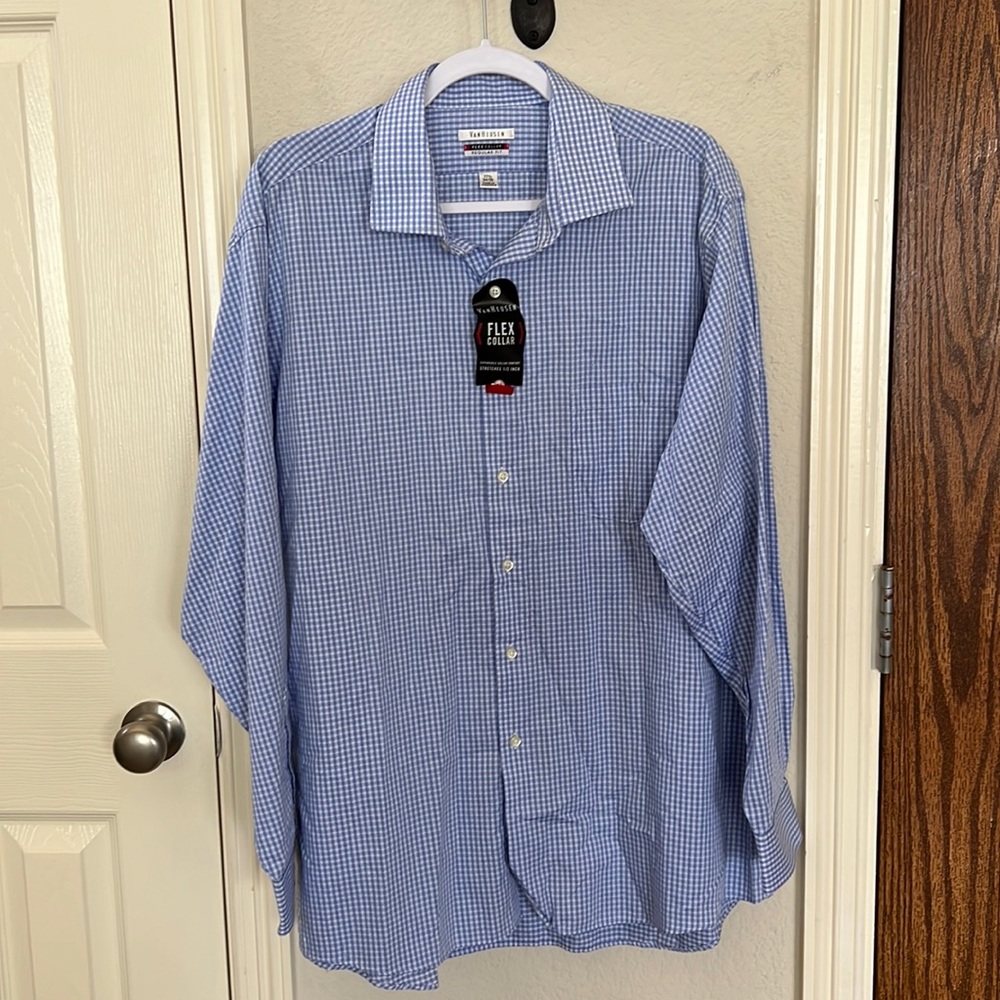 Van Heusen men’s button down shirt